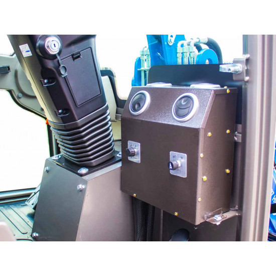 Мини съчленен колесен товарач хидростатичен с кабина и 4х4 Graecus LD07 HST Cab Perkins