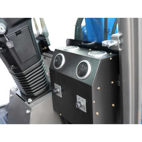 Мини съчленен колесен товарач хидростатичен 4х4 Graecus LD10 HST Cab