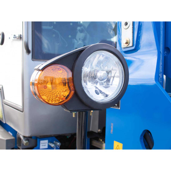 Телескопичен челен товарач с кабина и 4х4 Graecus T-LD13 Cab