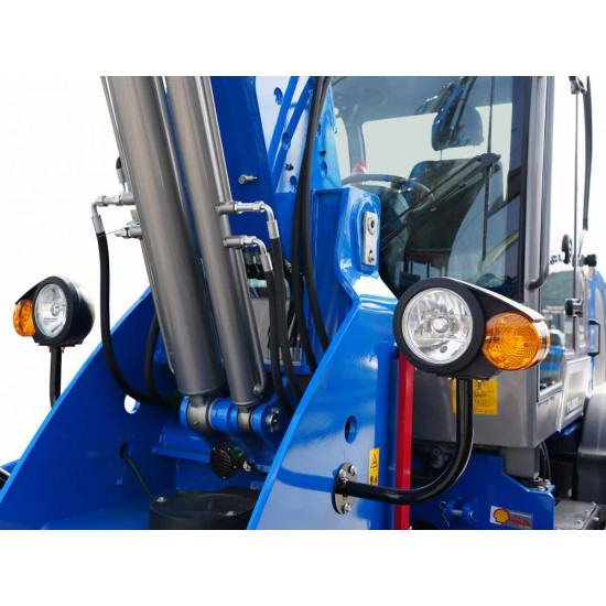 Телескопичен челен товарач с кабина и 4х4 Graecus T-LD23 Cab