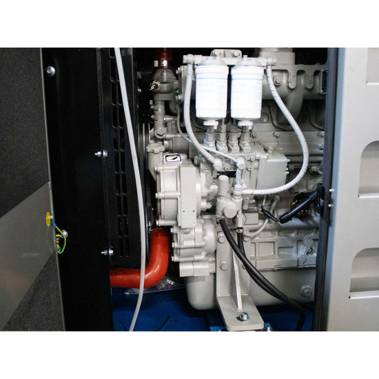 Трифазен дизелов генератор затворен тип с основа, 96 kVA с водно охлаждане и автоматичен превключвател Graecus GD96