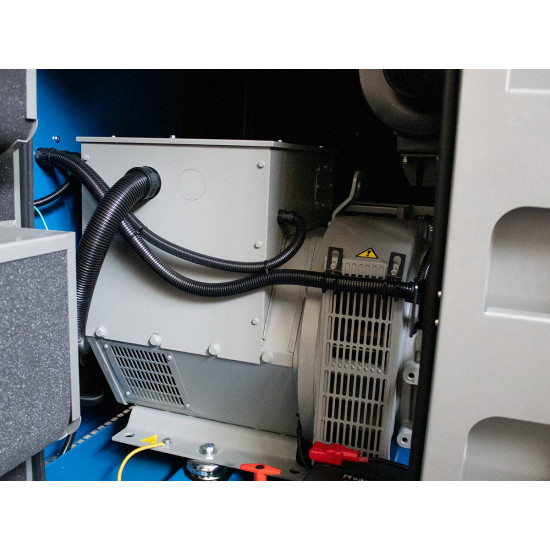 Трифазен дизелов генератор затворен тип с основа, 96 kVA с водно охлаждане и автоматичен превключвател Graecus GD96