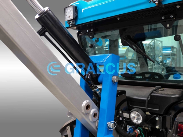 Hole digger for tractor hydraulic